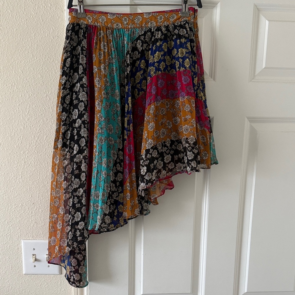 DO+BE Multicolor Floral Asymmetrical Skirt